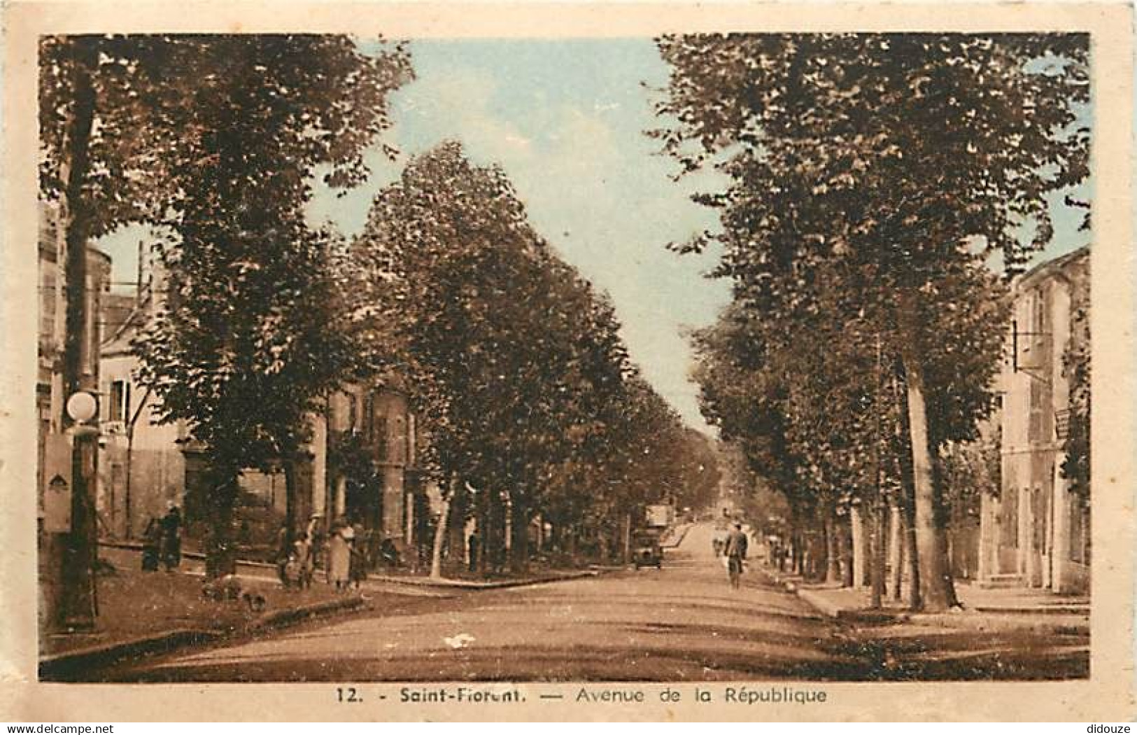 18 - Saint Florent sur Cher - Avenue de la République - Animée - Colorisée - CPA - Voir Scans Recto-Verso