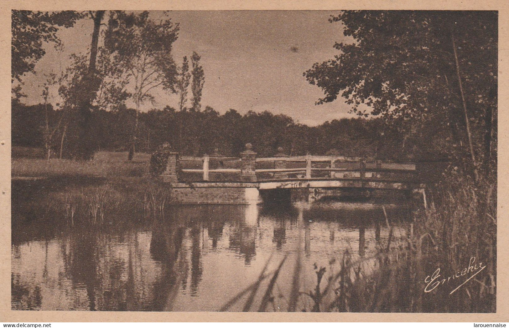 18 - VOUZERON - Château de Vouzeron - Le Pont des pêcheurs
