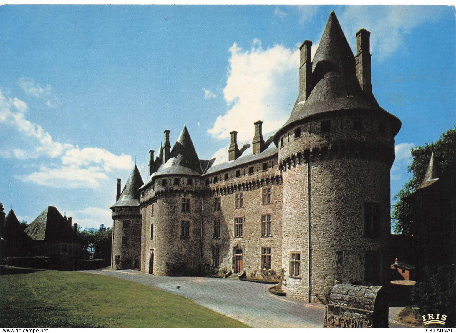 19 ARNAC POMPADOUR LE CHATEAU