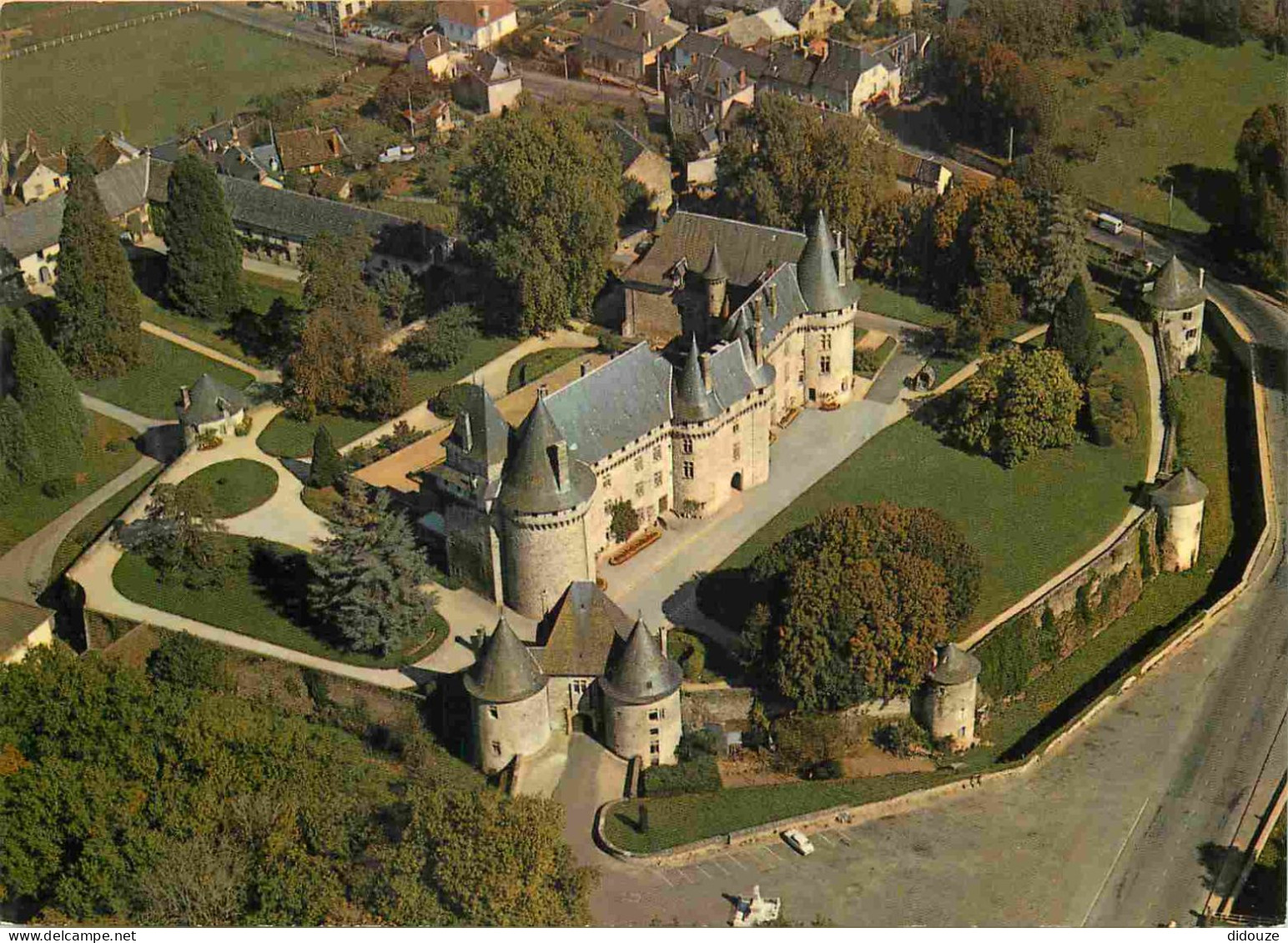 19 - Arnac Pompadour - Vue aérienne du Château - CPM - Voir Scans Recto-Verso