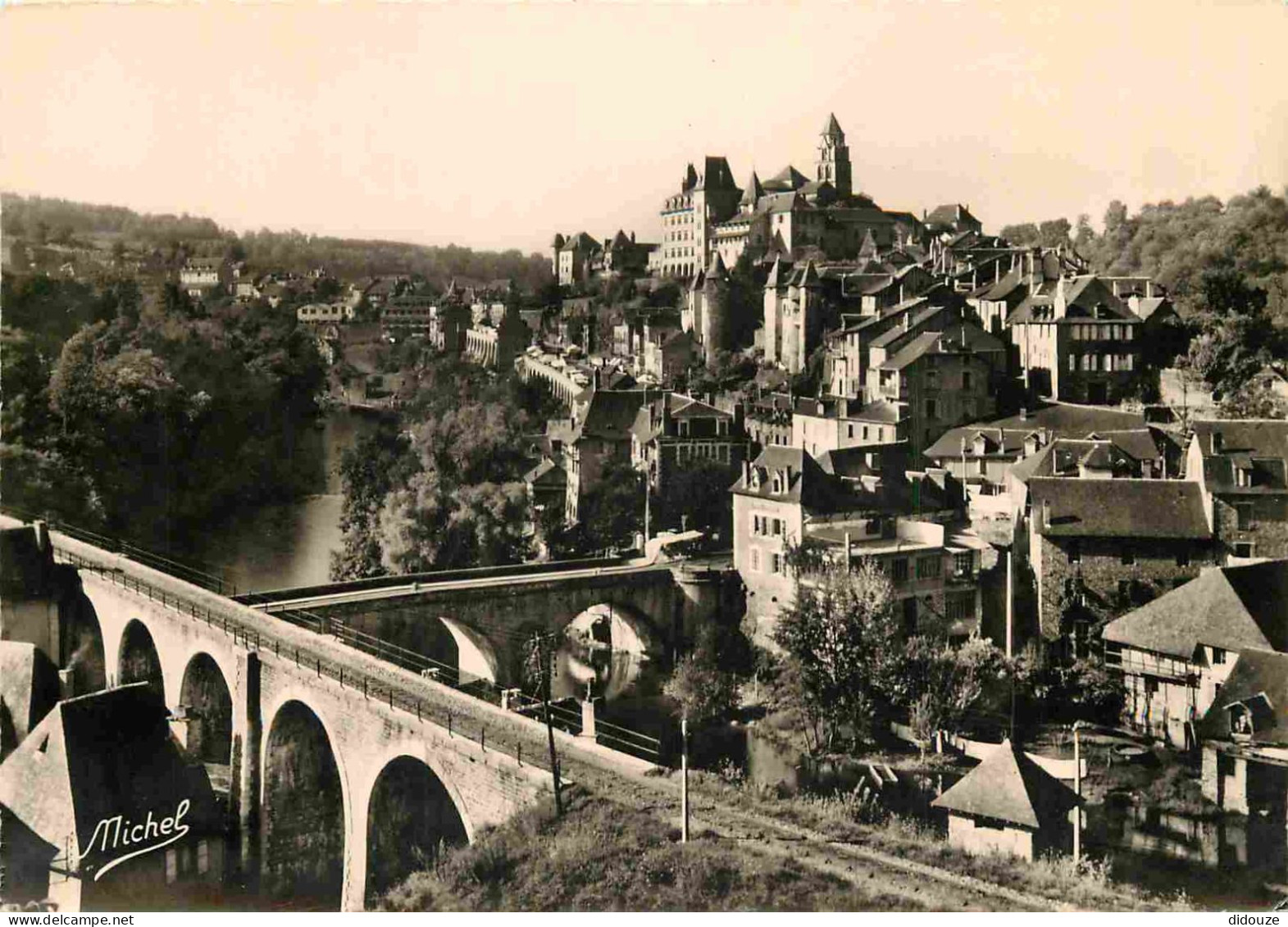 19 - Uzerche - Vue Générale - Le Viaduc Ligne Uzerche-Tulle - Mention Photographie véritable - Carte Dentelée - CPSM gra