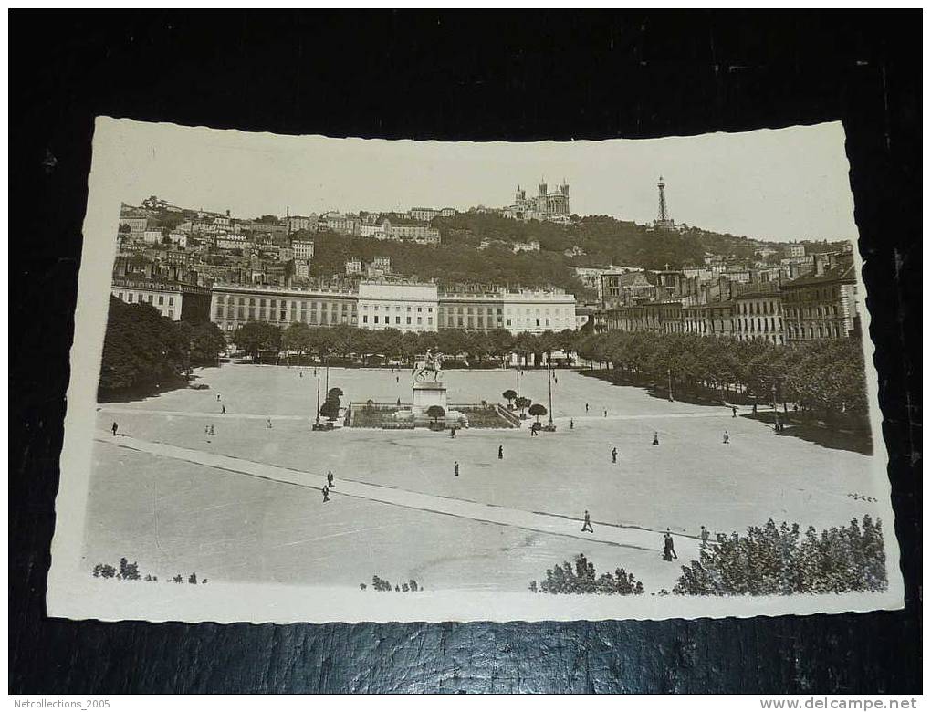 2 CARTES LYON - PLACE BELLECOUR / LA PREFECTURE - 69 RHONE