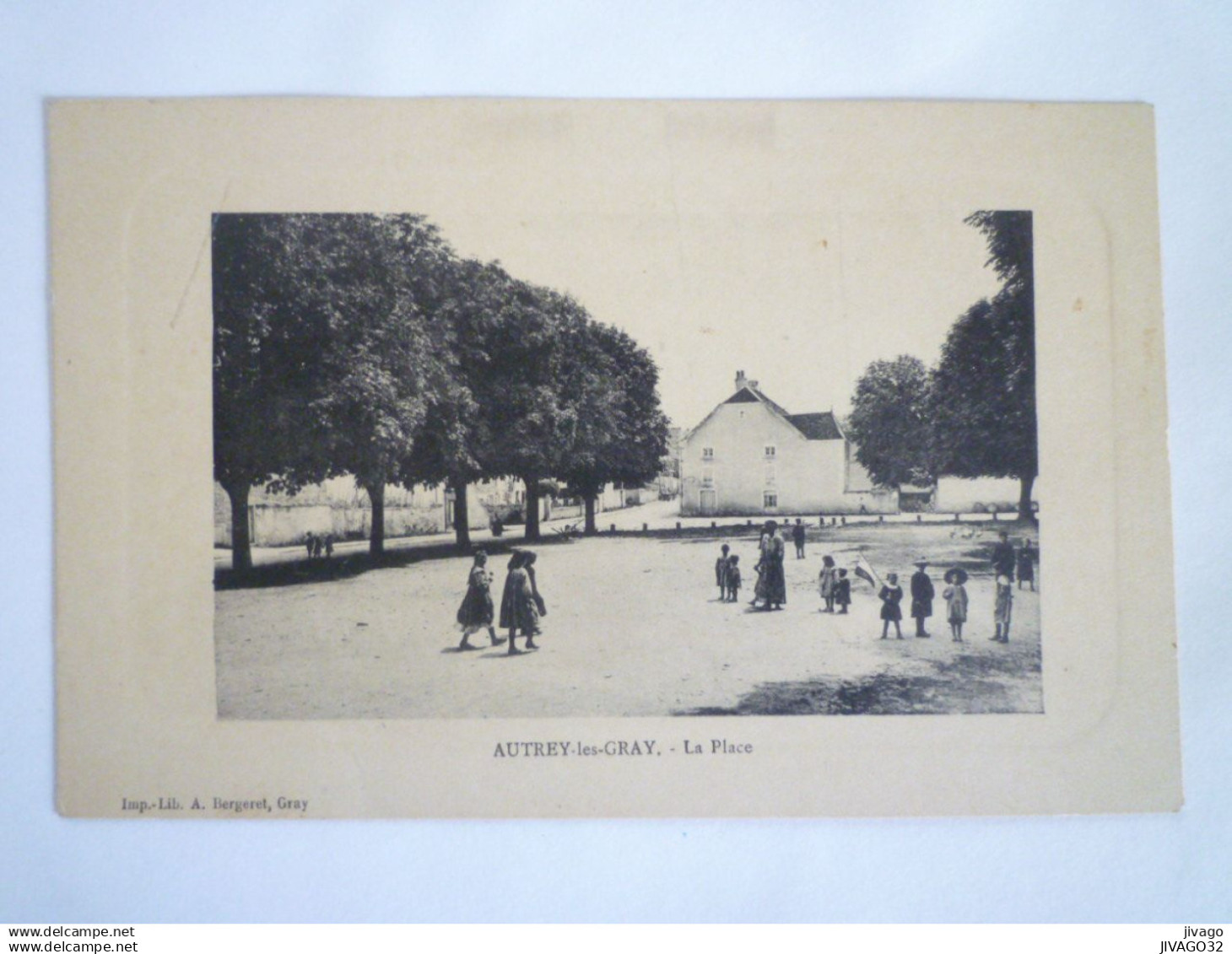 2024 - 3006  AUTREY-LES-GRAY  (Haute-Saône)  :  La Place  XXX