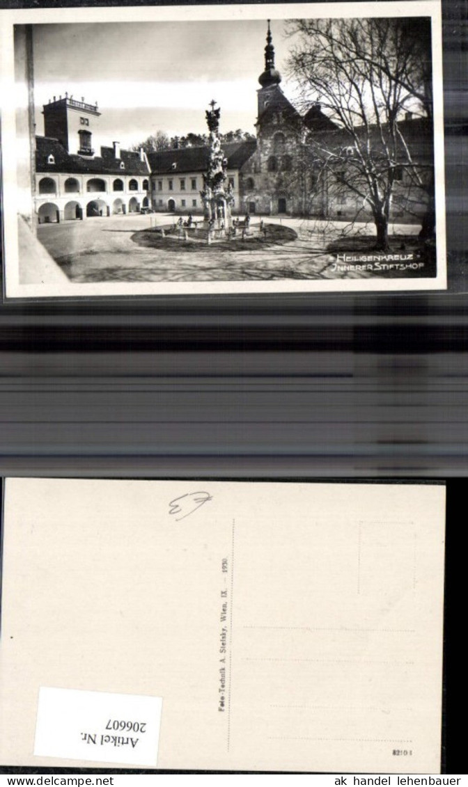 206607,Heiligenkreuz Stift Heiligenkreuz Innerer Stiftshof