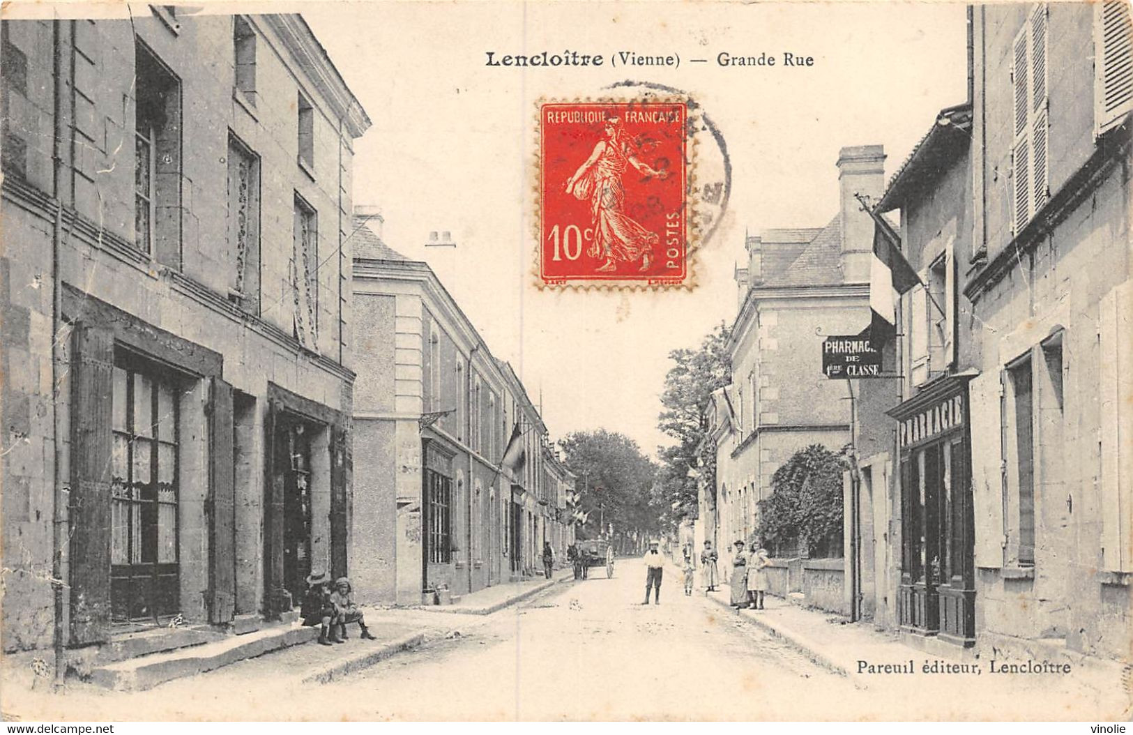 21-140 : LENCLOITRE. GRANDE RUE