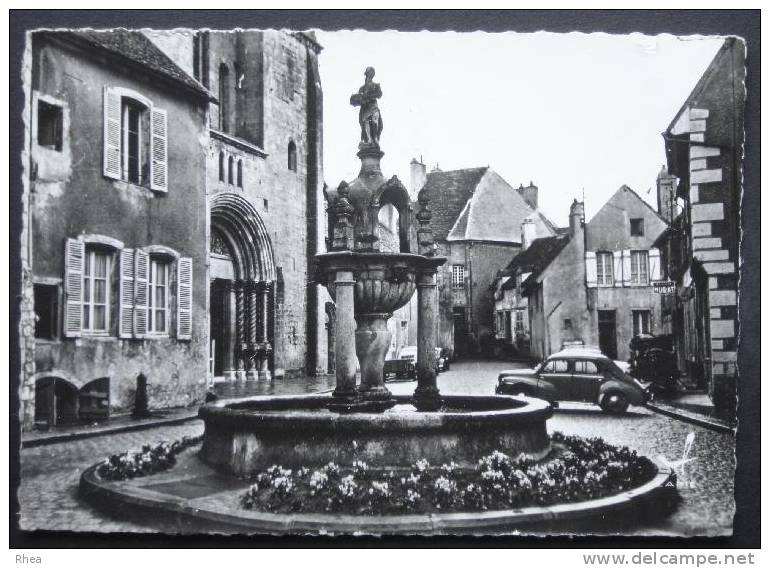 21 Saulieu SAULIEU (Côte d'Or) Place de la Fontaine caristie fontaine saint andoche 40 D21D K21584K C21584C RH004405