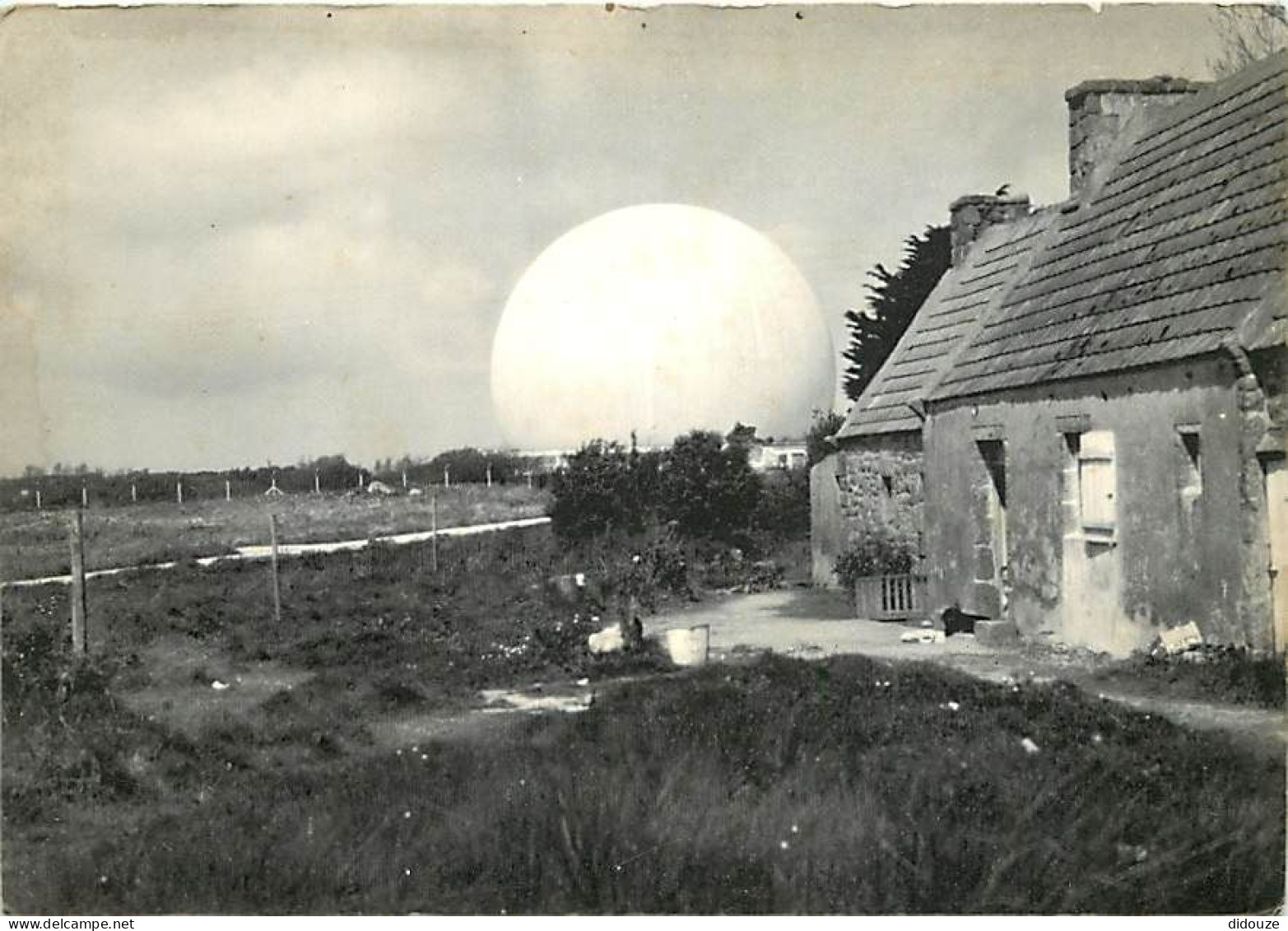 22 - Pleumeur-Bodou - La Station Spatiale - Le Radome - CPSM grand format - Carte Neuve - Voir Scans Recto-Verso