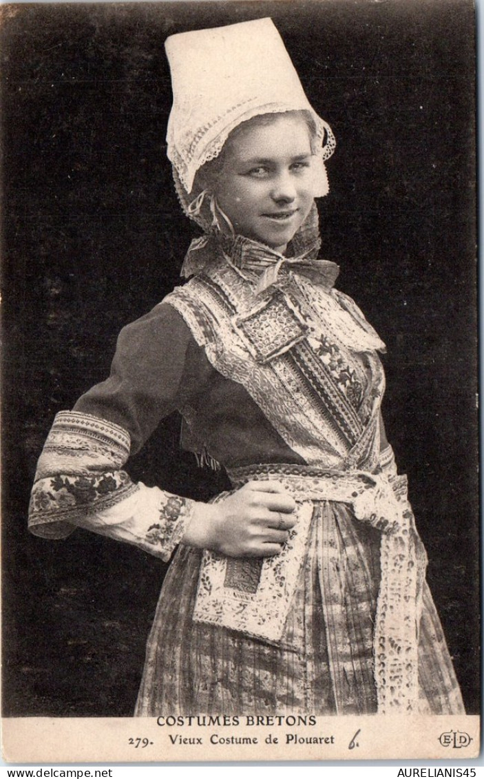 22 PLOUARET - un vieux costume de Plouaret
