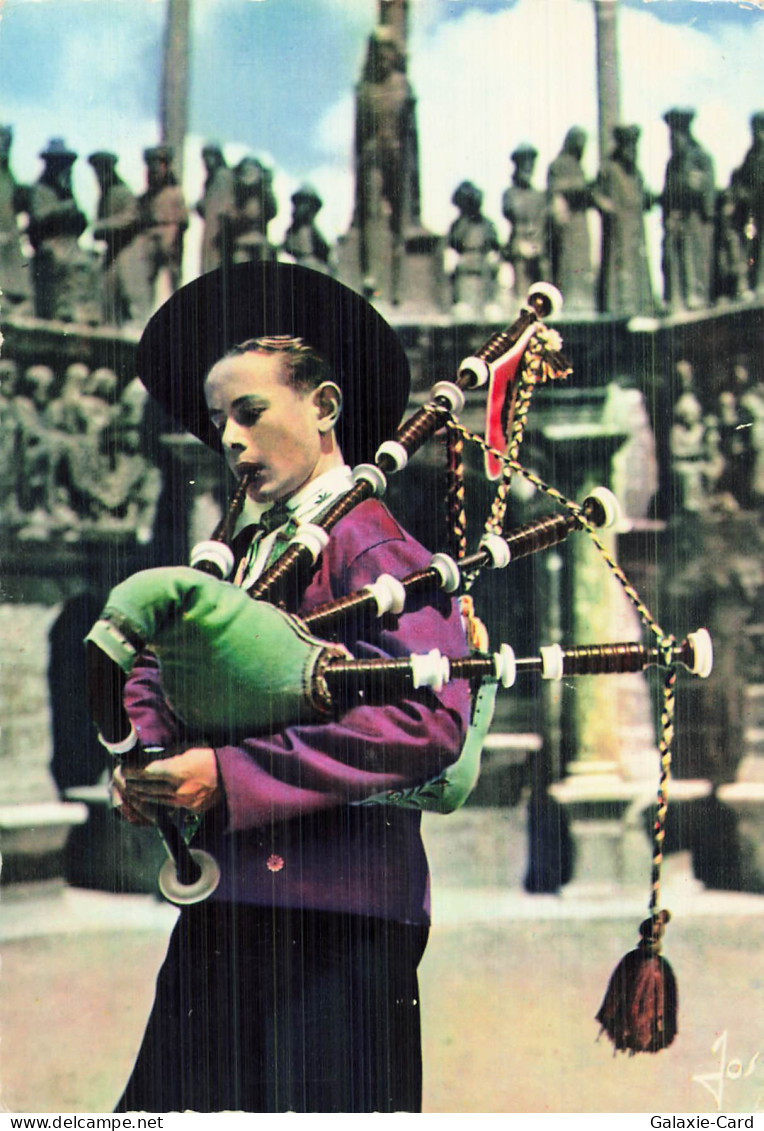 22 PLOUFRAGAN SONNEUR DE BINIOU DE PLOUGASTEL DAOULAS