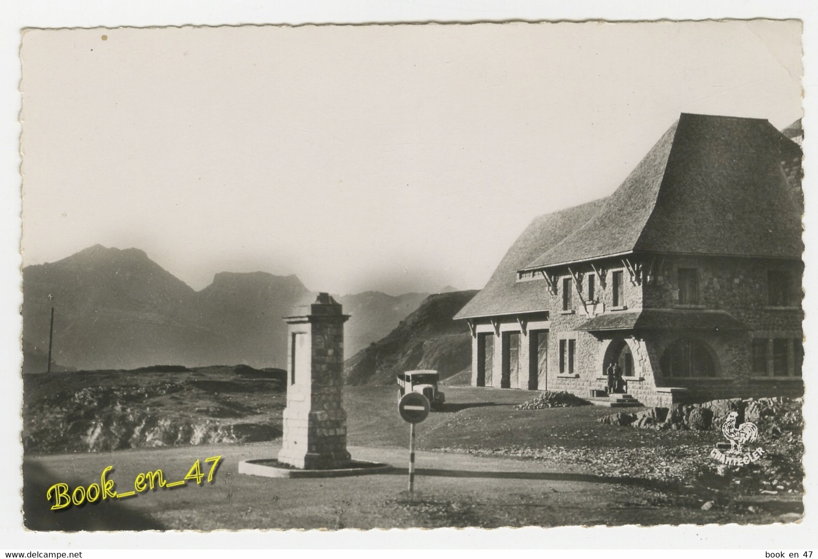 {22667} 64 Pyrénées Atlantiques Col du Somport , Le Versant Français. " en baisse "