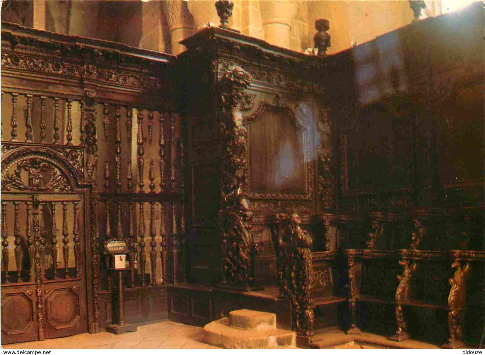 23 - Moutier d'Ahun - intérieur de l'Eglise - Boiseries et stalles du 17e sicèle - Art Religieux - CPM - Voir Scans Rect