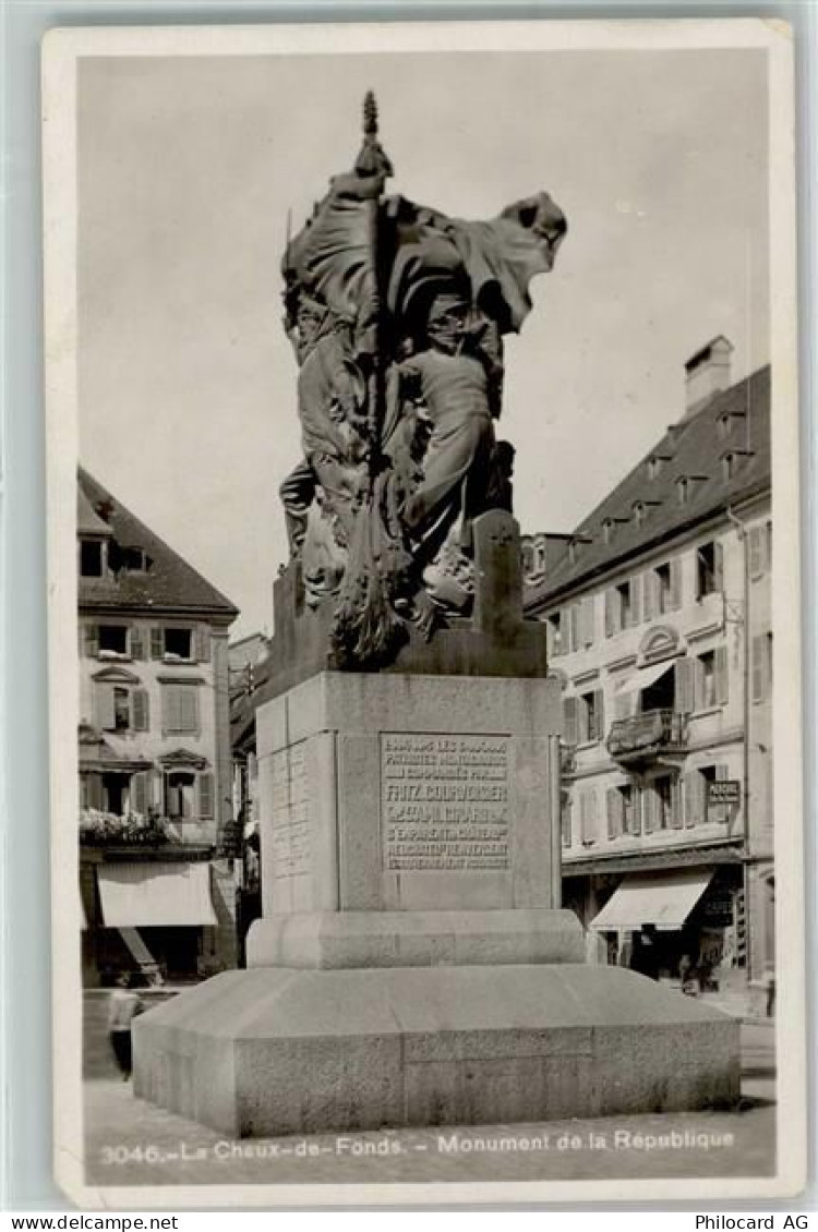 2300 La Chaux-de-Fonds - Monument de la Republique - 10583956