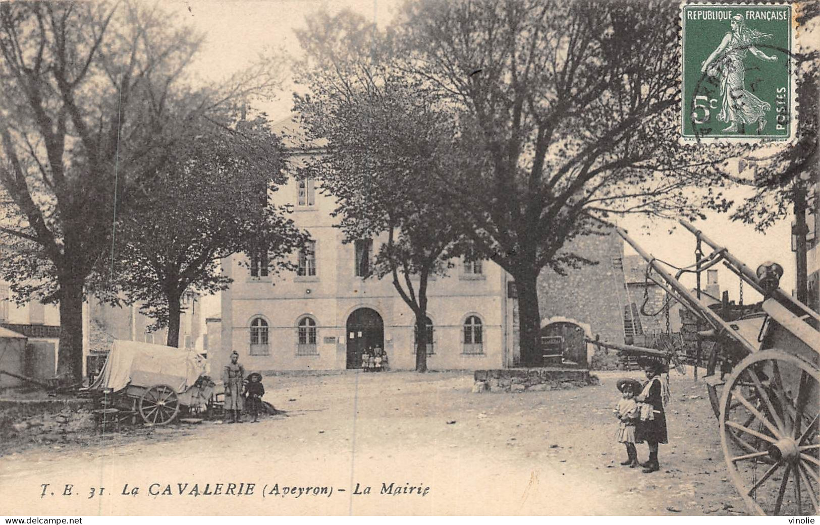 24-3395 : LA CAVALERIE LA MAIRIE