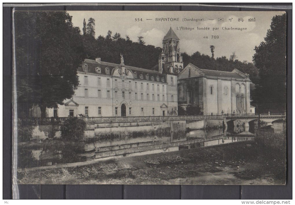 24 - Brantome - L'Abbaye fondée par Charlemagne