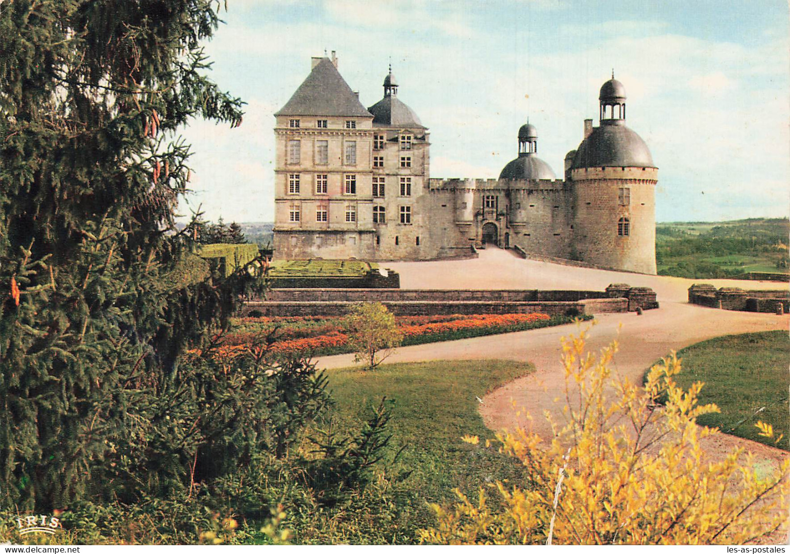 24 HAUTEFORT CHATEAU DE HAUTEFORT