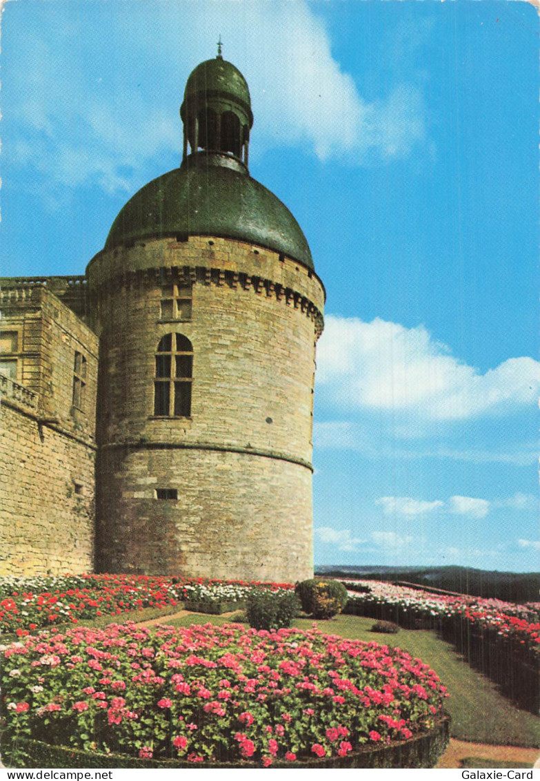 24 HAUTEFORT CHATEAU DE HAUTEFORT