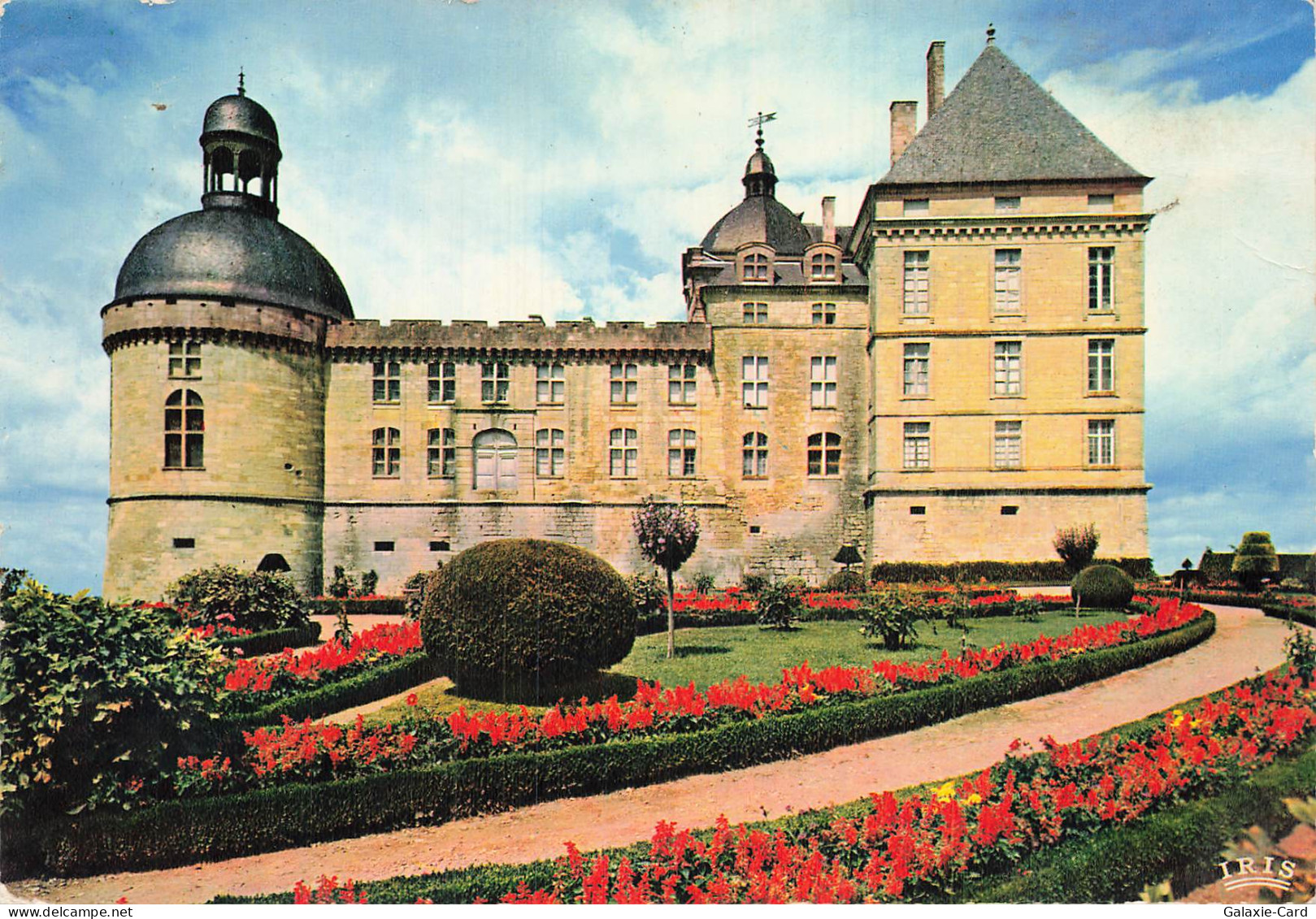 24 HAUTEFORT CHATEAU DE HAUTEFORT