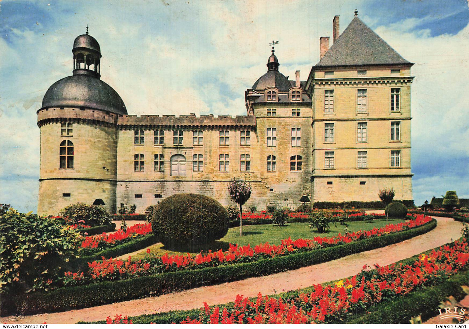 24 HAUTEFORT CHATEAU DE HAUTEFORT