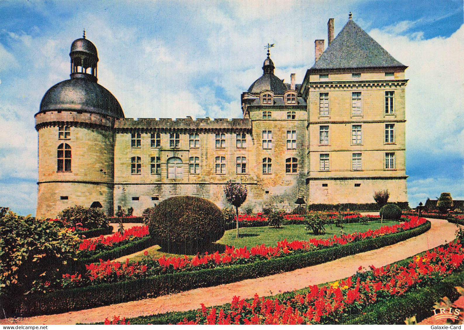 24 HAUTEFORT CHATEAU DE HAUTEFORT