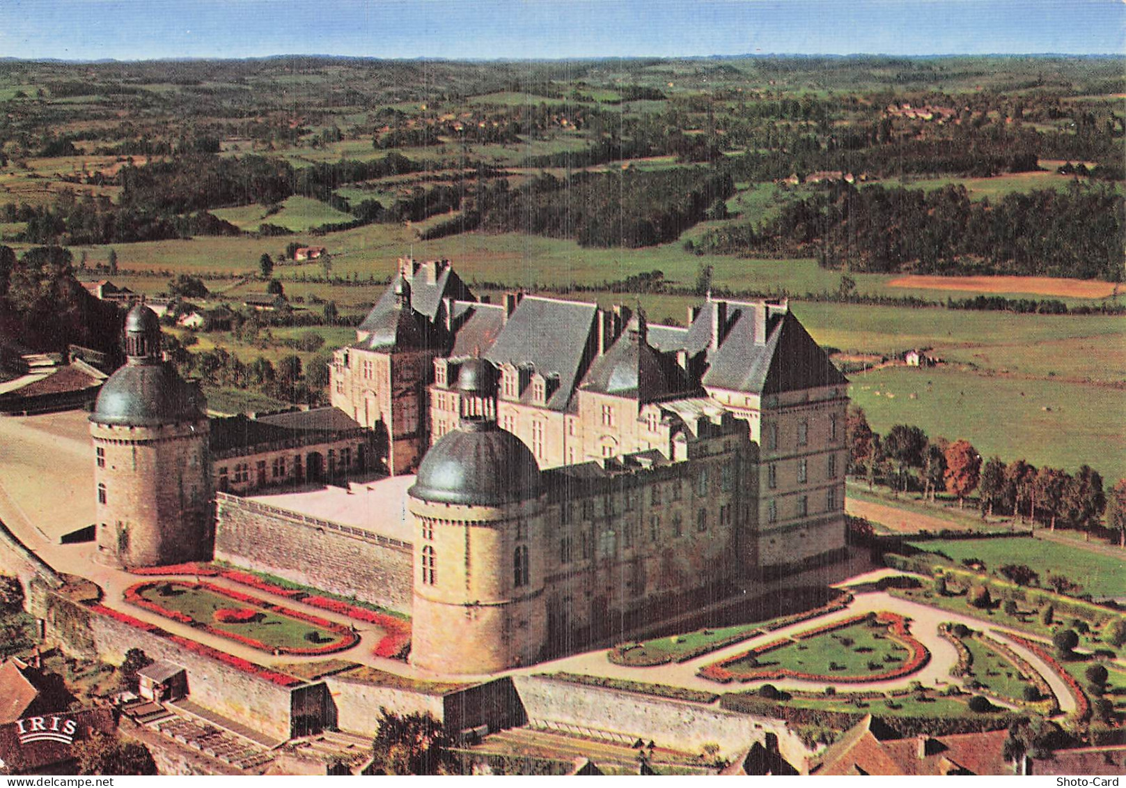 24 HAUTEFORT CHATEAU DE HAUTEFORT