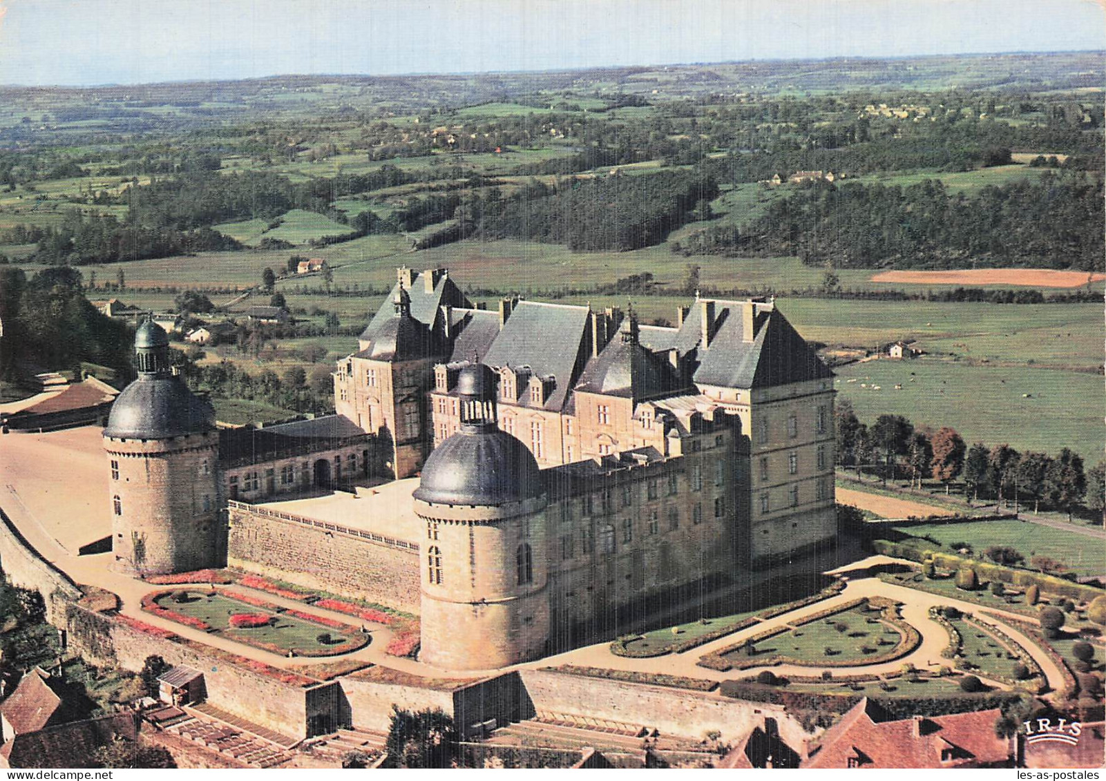 24 HAUTEFORT CHATEAU DE HAUTEFORT