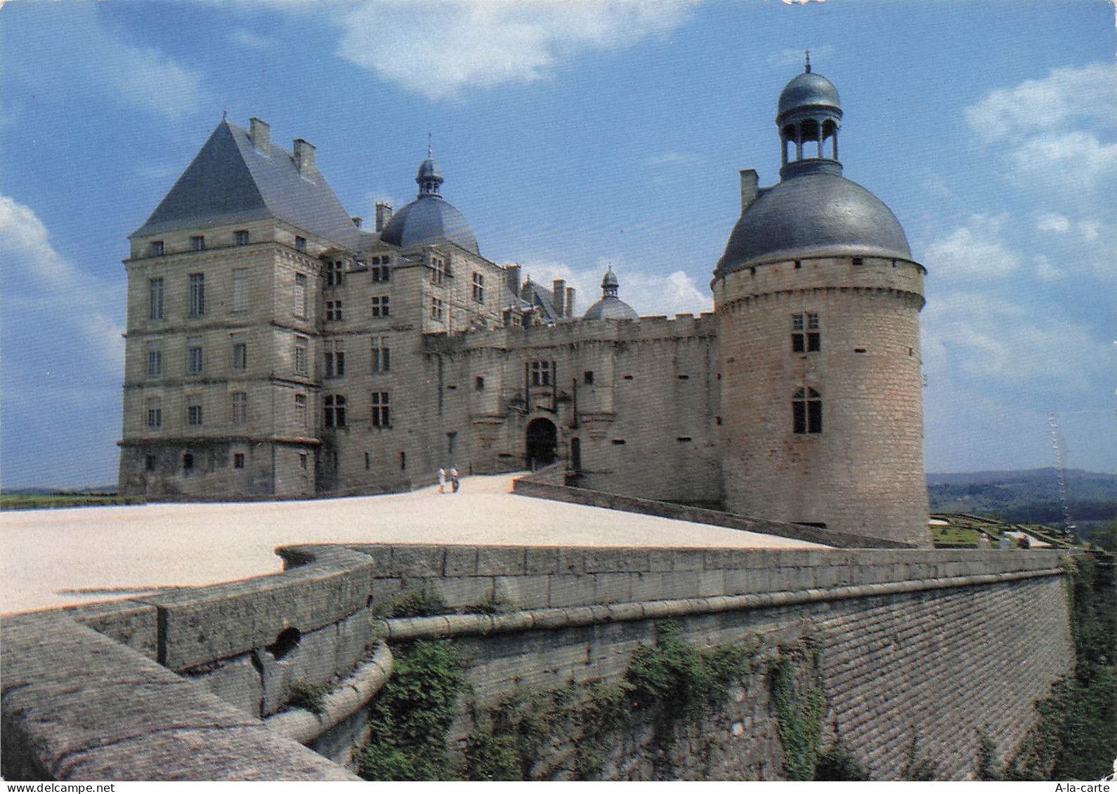 24 HAUTEFORT LE CHATEAU DE HAUTEFORT