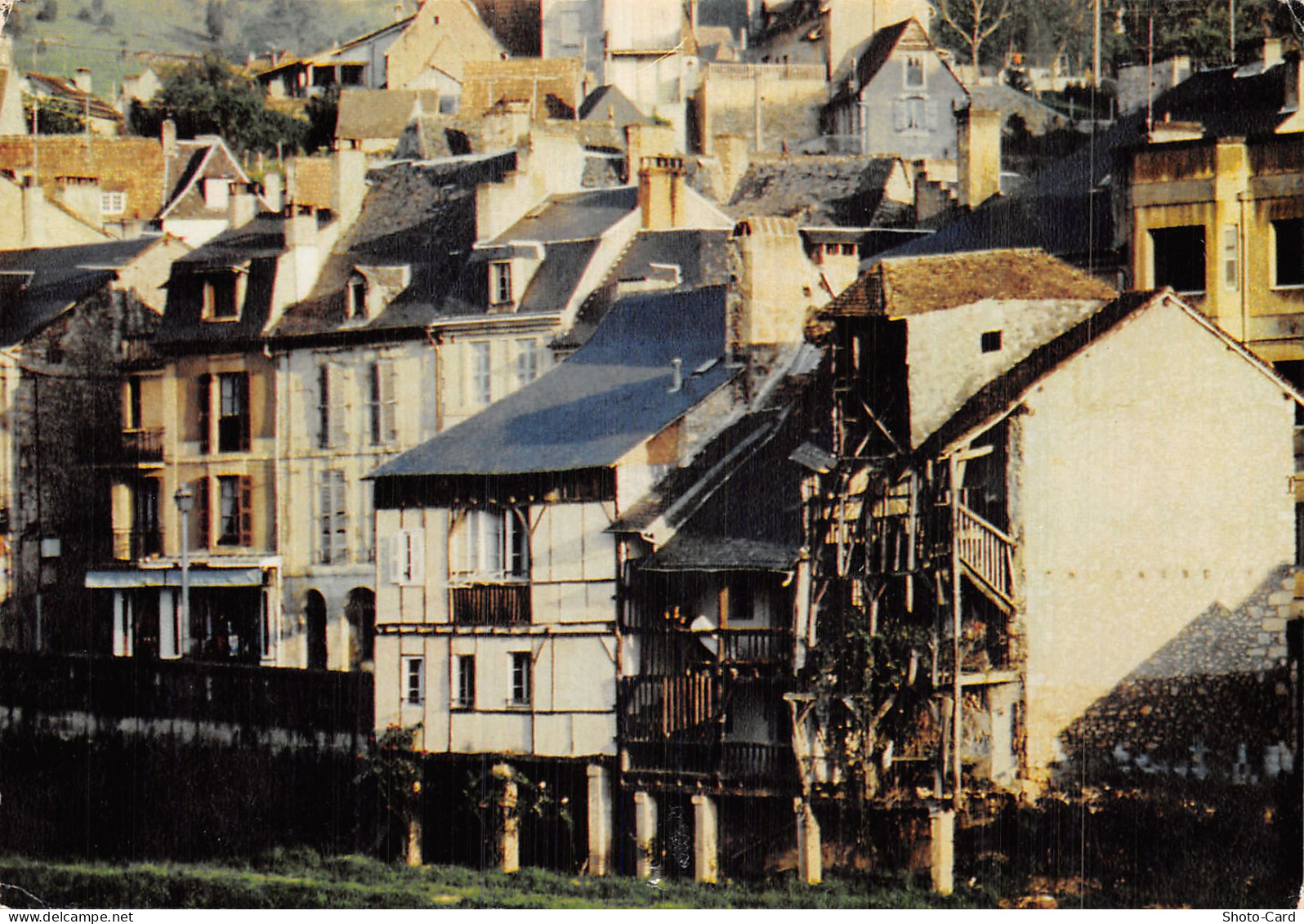 24 MONTIGNAC SUR VEZERE