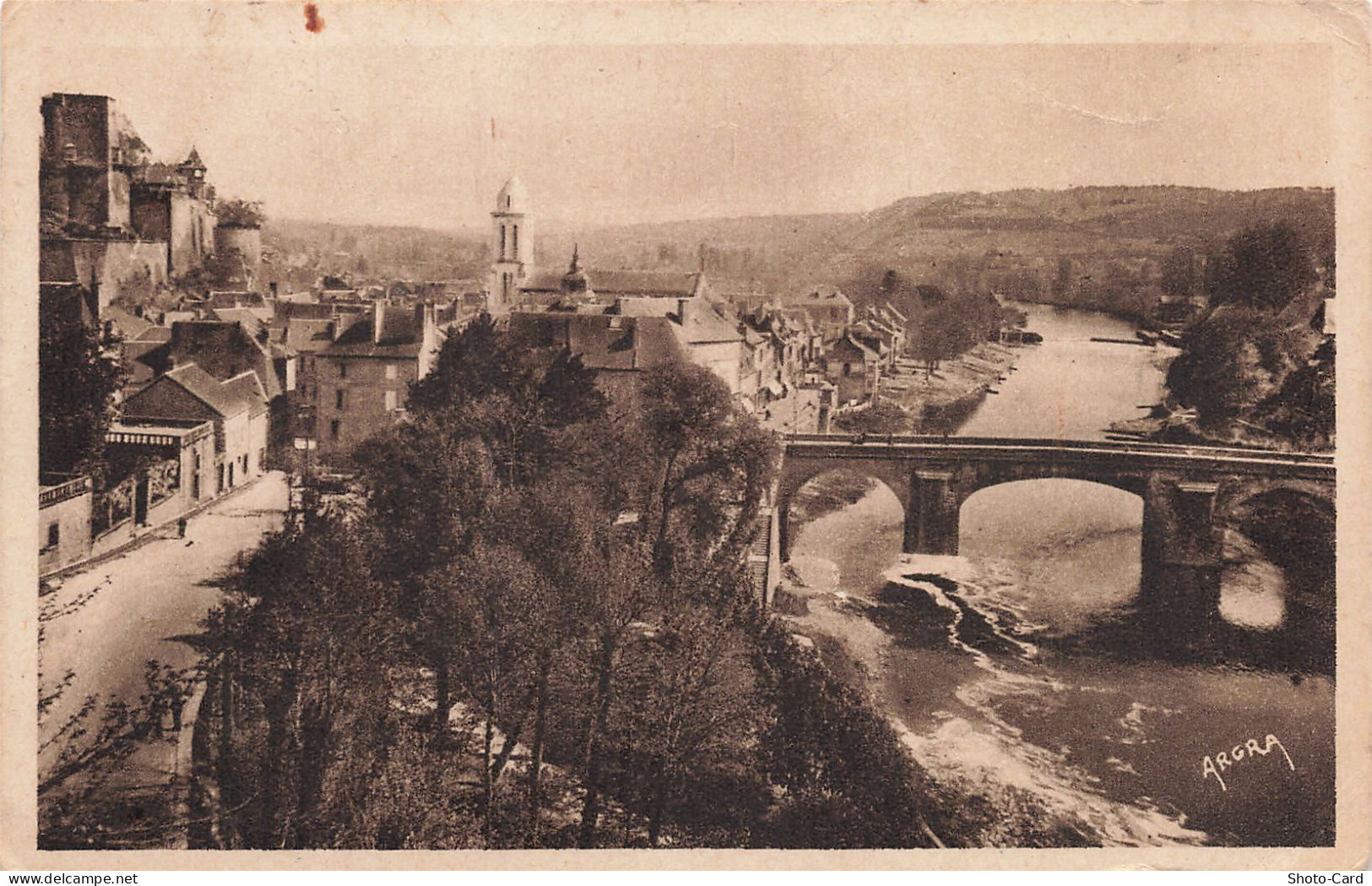 24 MONTIGNAC SUR VEZERE