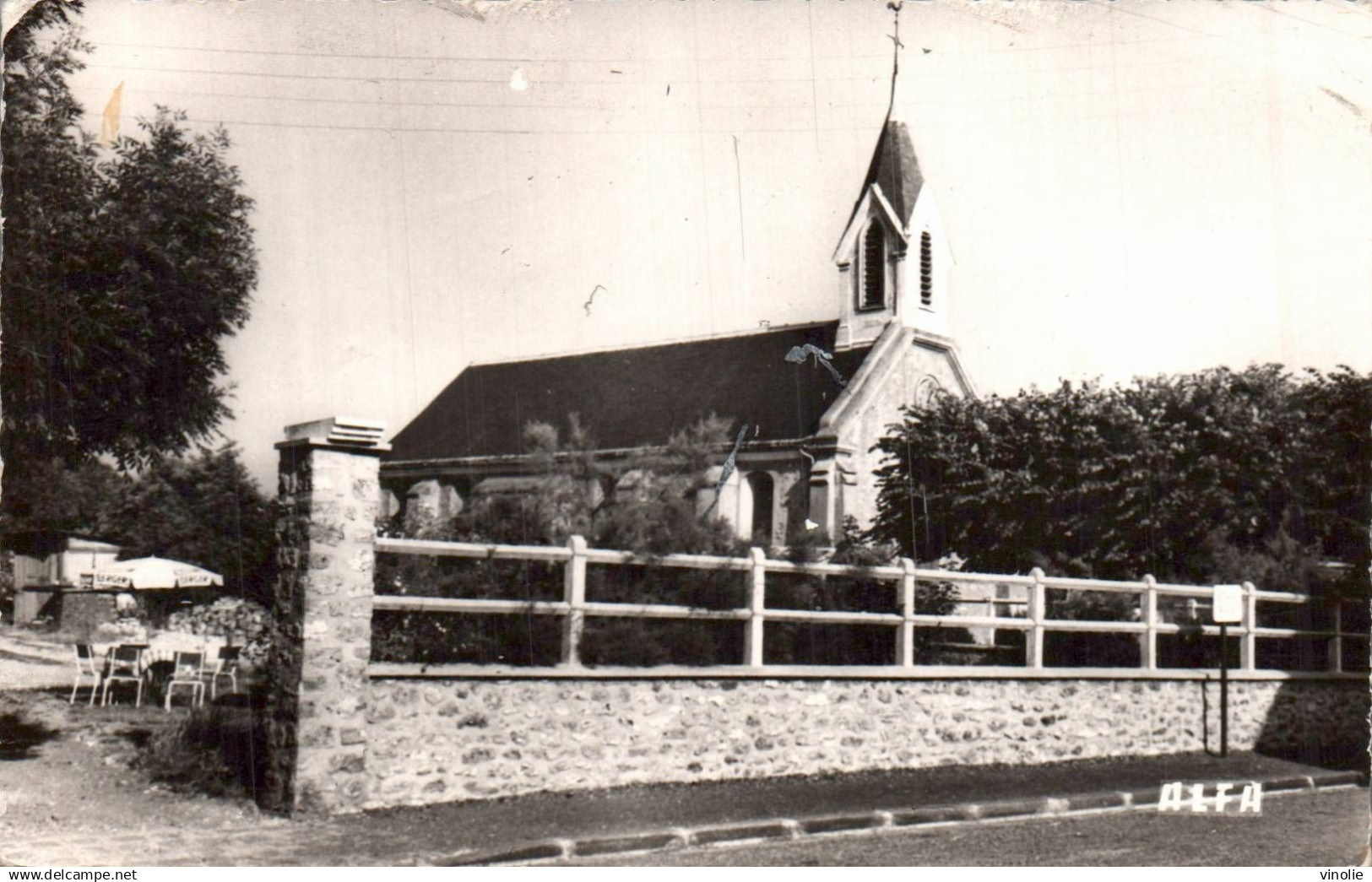 25-4499 : VELIZY. EGLISE