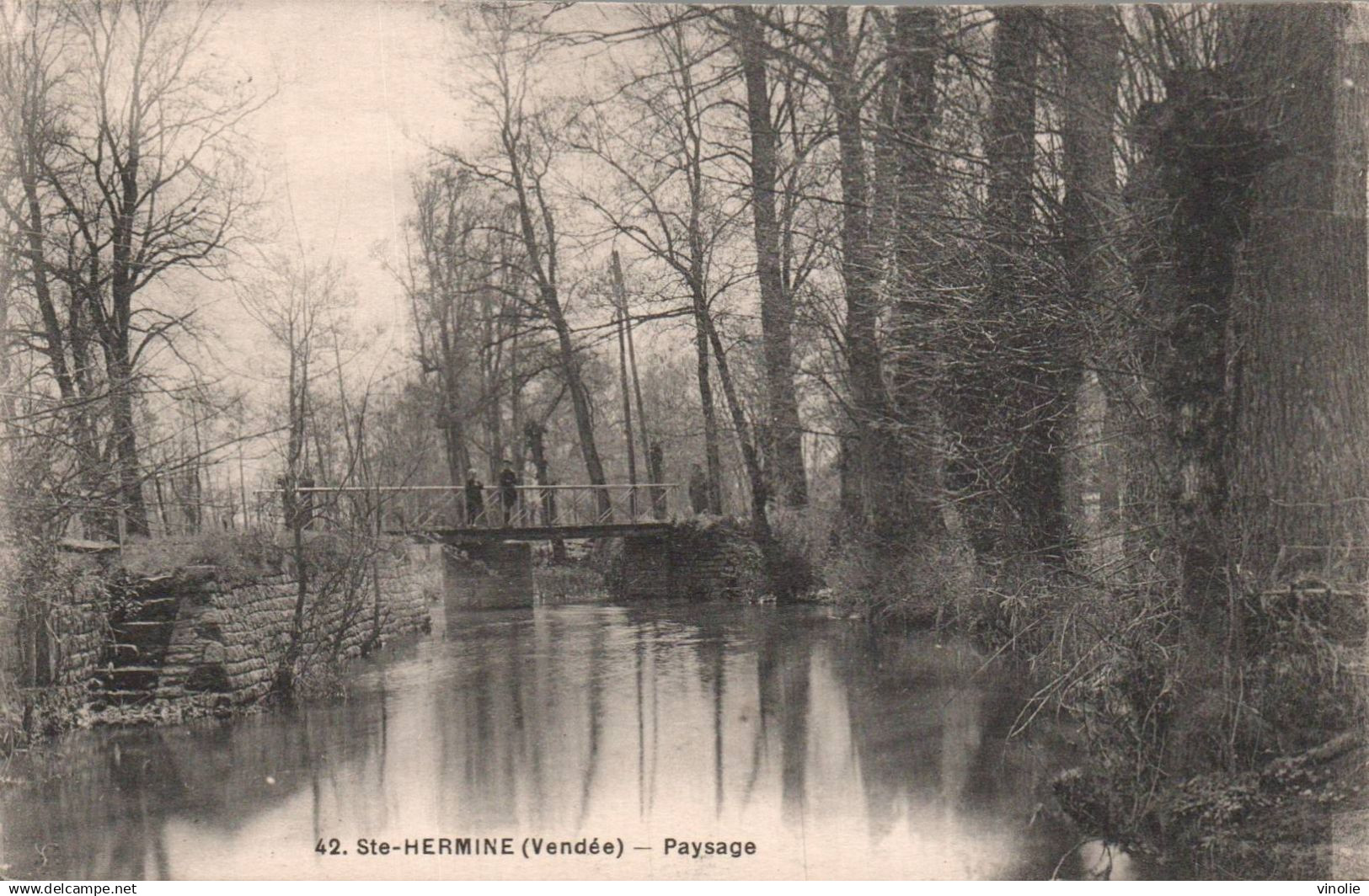 25-4587 : SAINTE-HERMINE