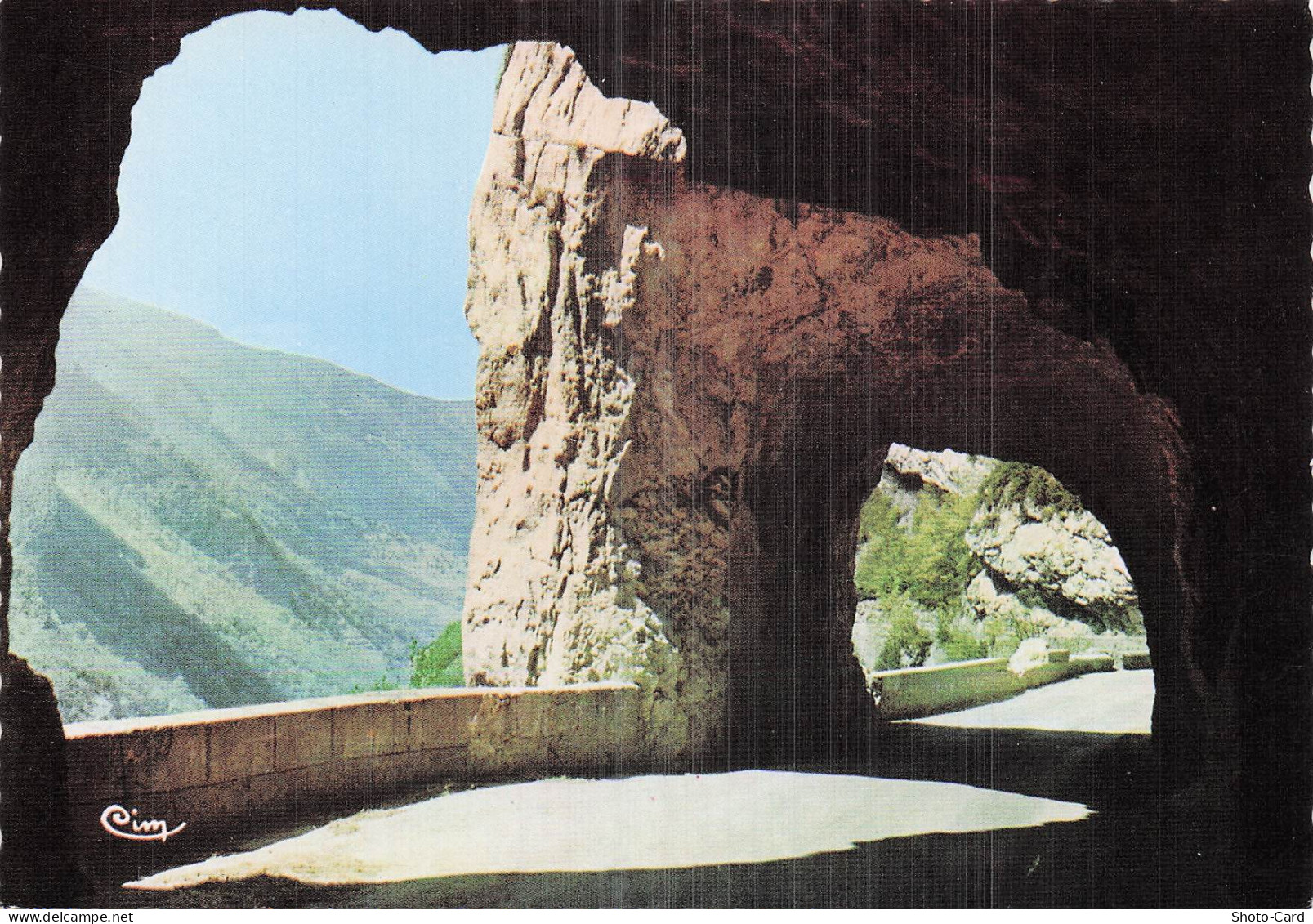 26 LES GRANDS GOULETS LES GRANDS GOULETS