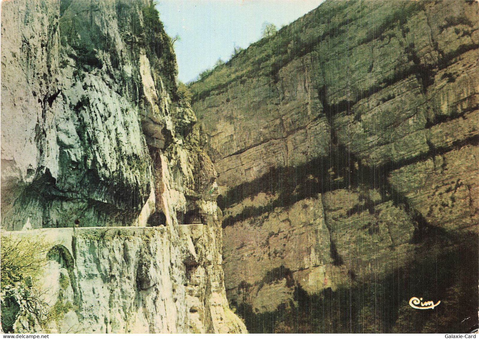 26 LES GRANDS GOULETS LES GRANDS GOULETS