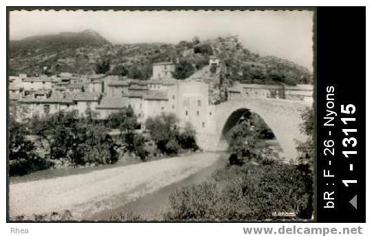 26 Nyons - 26.220.37. NYONS (Drôme) Le pont Romain - pont - pont pont romain - cpsm -  /  D26D  K26220K  C26220C