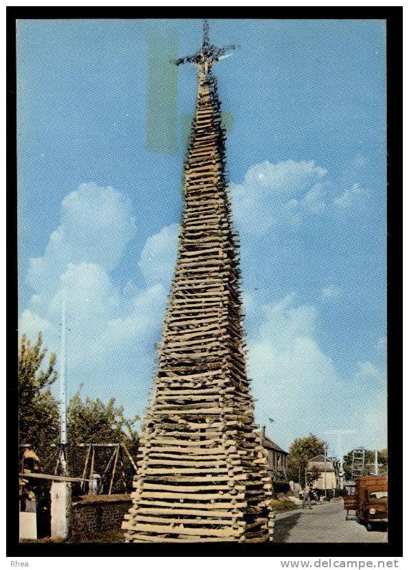 27 La Haye-de-Routot 13 - LA HAYE-de-ROUTOT (Eure) Le Feu Saint-Clair feu de saint cla D27D K27500K C27319C RH010242