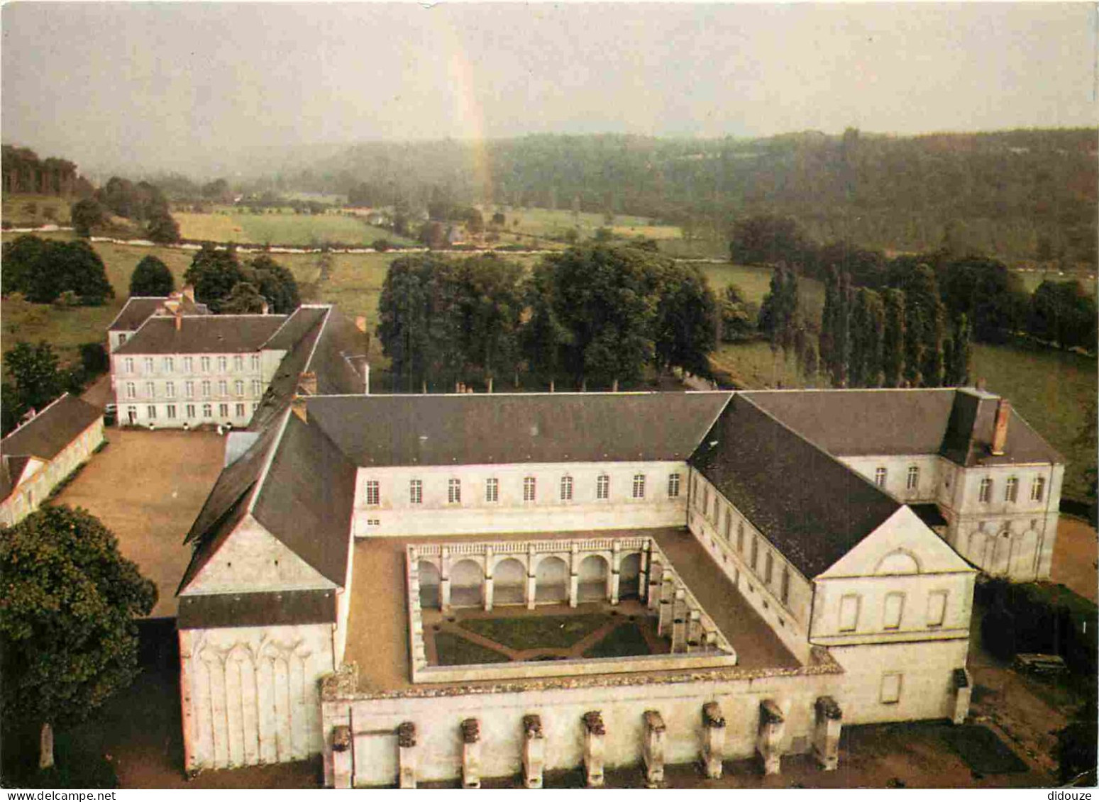 27 - Le Bec Hellouin - L'Abbaye - Vue de l'abbaye prise de la Tour Saint Nicolas - CPM - Voir Scans Recto-Verso
