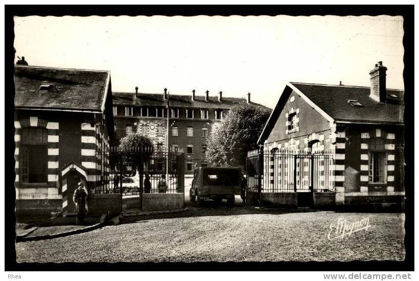 28 Nogent-le-Rotrou caserne D28D K28280K C28280C RH092673