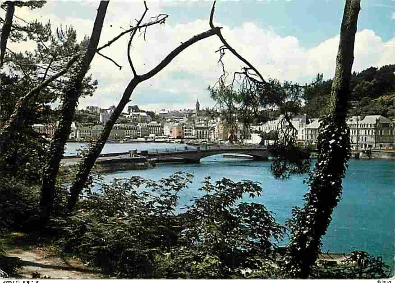 29 - Audierne - Vue sur la Ville - Voir Scans Recto Verso