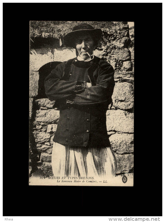 29 - CONFORT-MEILARS - costume - coiffe - Maire - plume