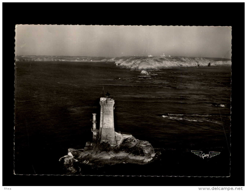 29 - PLOGOFF - Phare