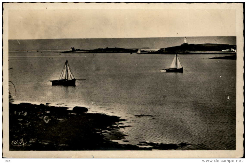 29 - PLOUGUERNEAU - LILIA -