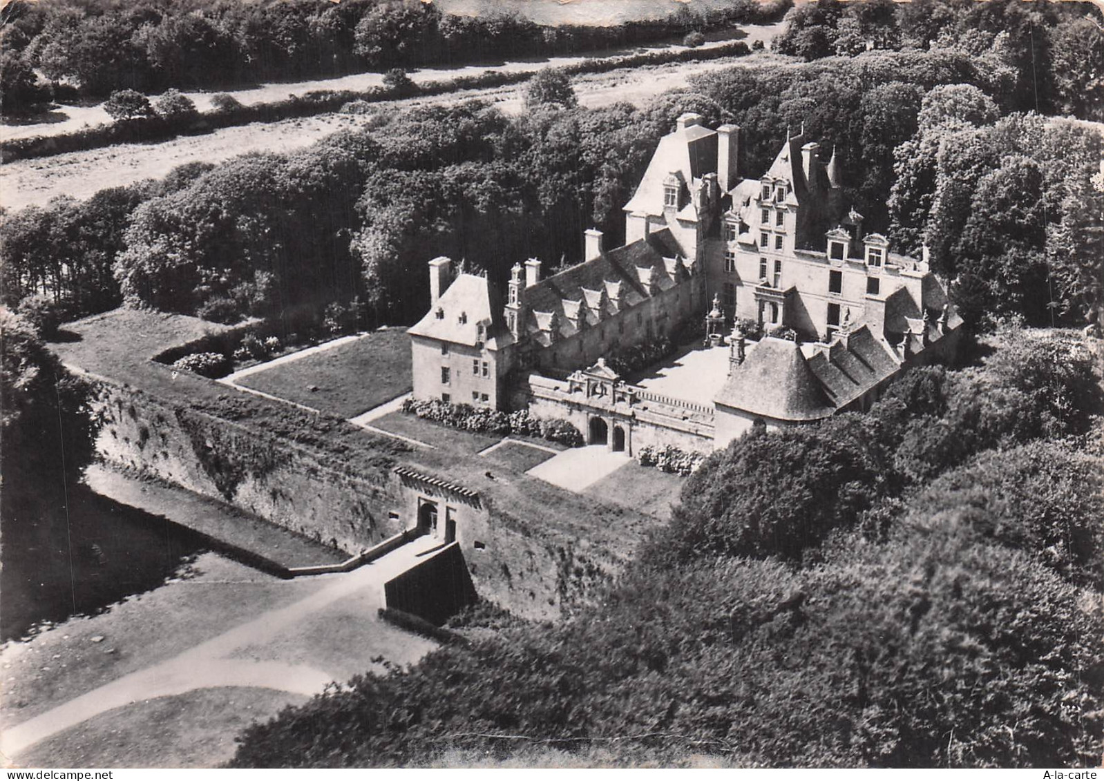 29 SAINT VOUGAY LE CHATEAU DE KERJEAN
