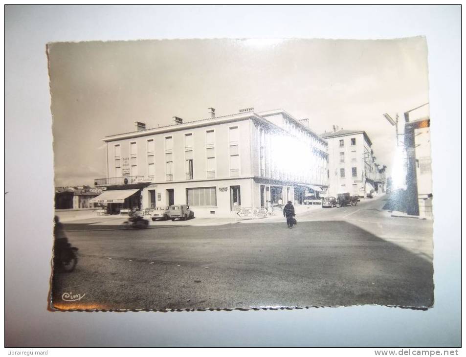 2ioj - CPSM N°121 - BOURG DE PEAGE - place Doumer -  [26] Drôme