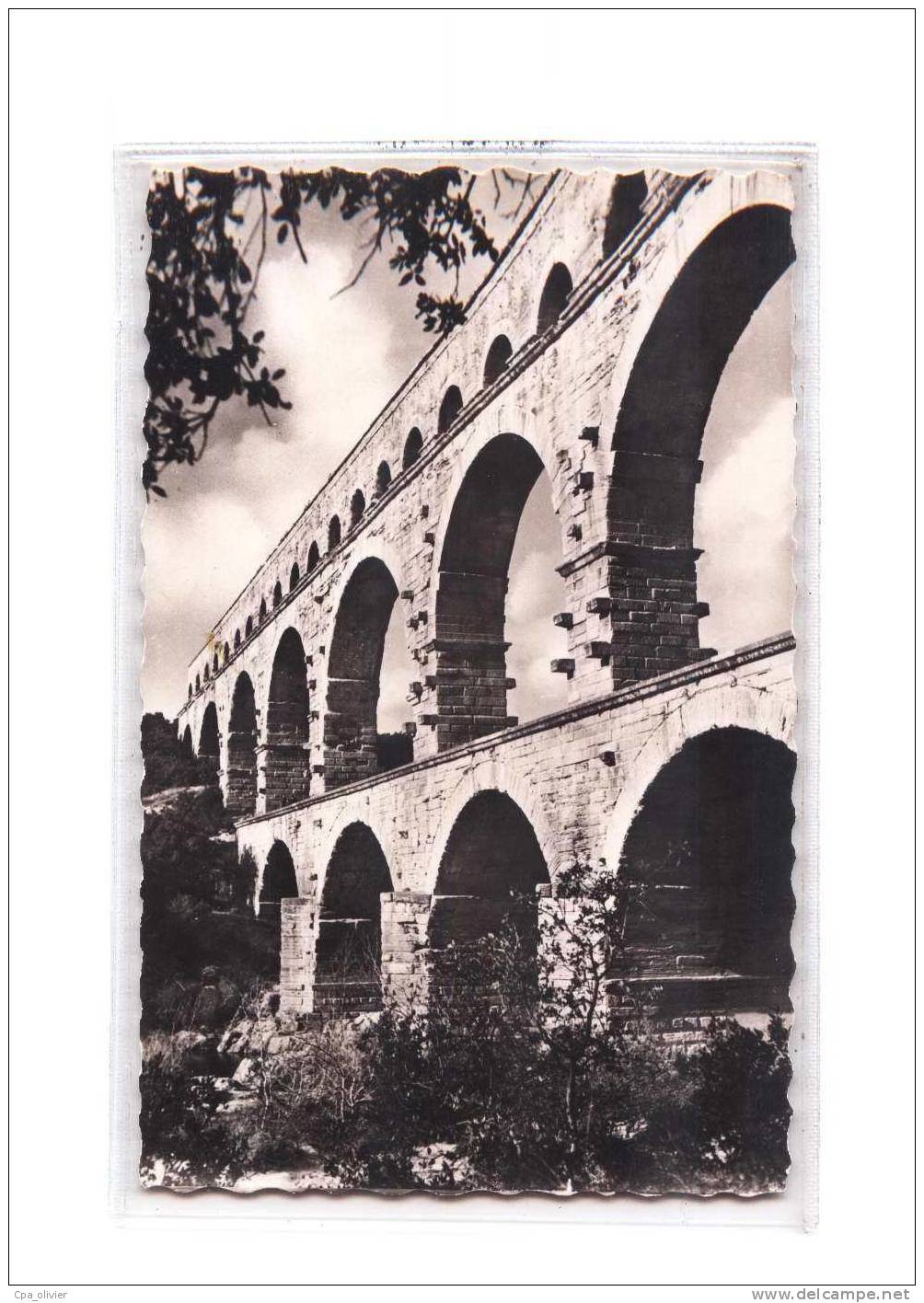 30 REMOULINS Pont du Gard, ed Globe 21, CPSM 9x14, 195?