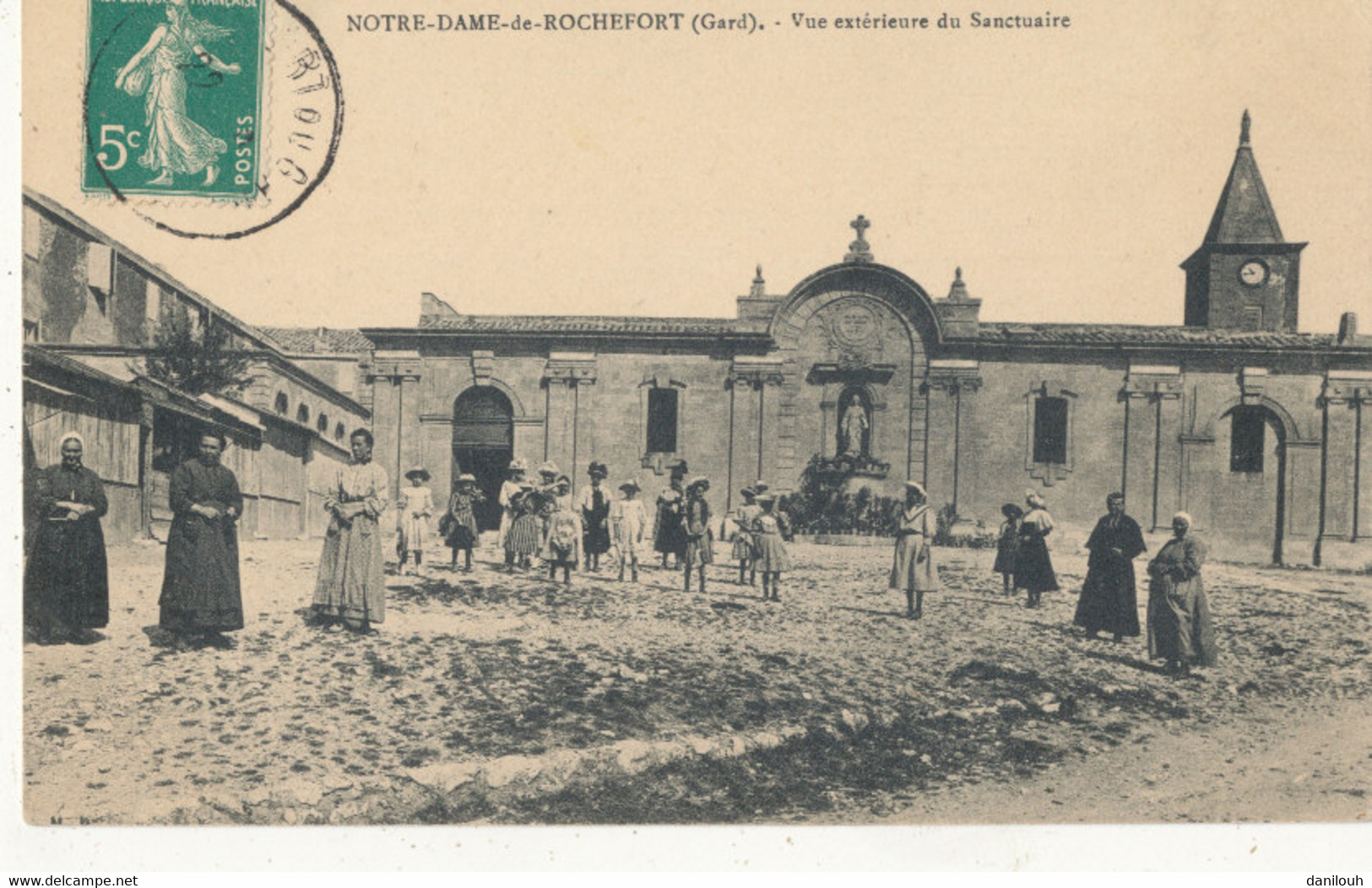 30 // ROCHEFORT DU GARD   ND DE ROCHEFORT   vue extérieure du sanctuaire