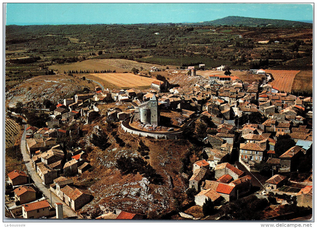 30 ROCHEFORT DU GARD - vue aérienne sur le village.