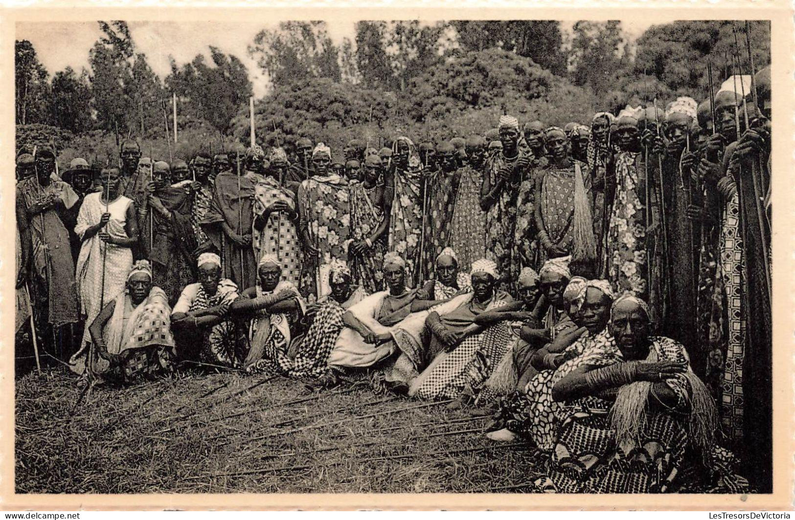 [-30%] RUANDA-URUNDI - Réunion de chefs en Urundi - Urundi : Vergadering van inlandse hoofden - Carte Postale Ancienne
