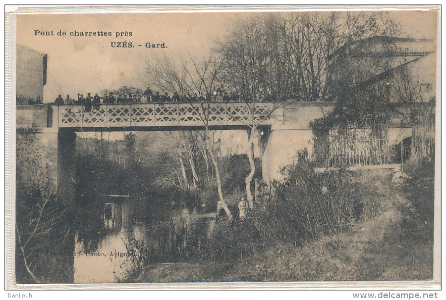 30 // UZES   Pont de Charette près uzes