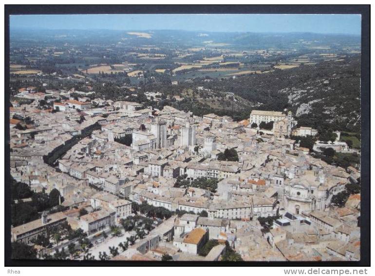30 Uzès vue aerienne    D30D  K30334K  C30334C RH059240