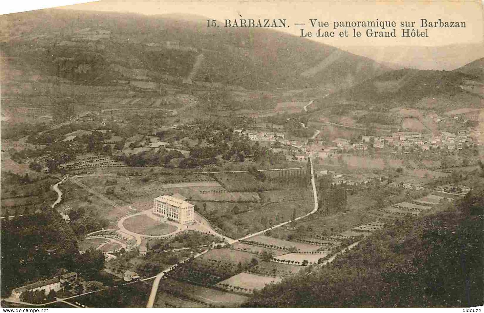 31 - Barbazan - Vue panoramique sur Barbazan - Le Lac et le Grand Hôtel - Vue aérienne - CPA - Oblitération ronde de 192