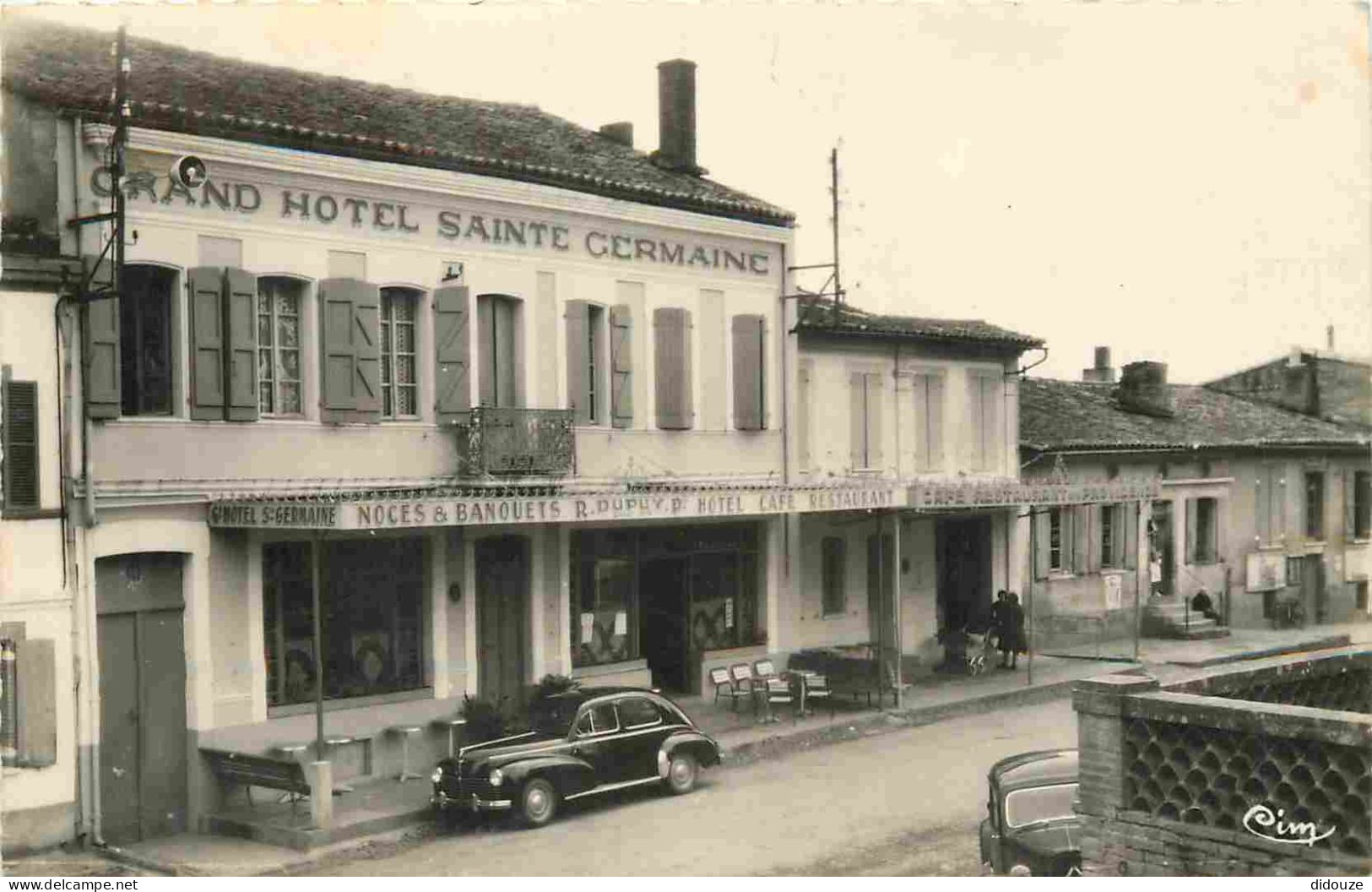 31 - Pibrac - Rue Principale - Grand Hotel Sainte Germaine - Animée - Automobiles - Mention Photographie véritable - Car